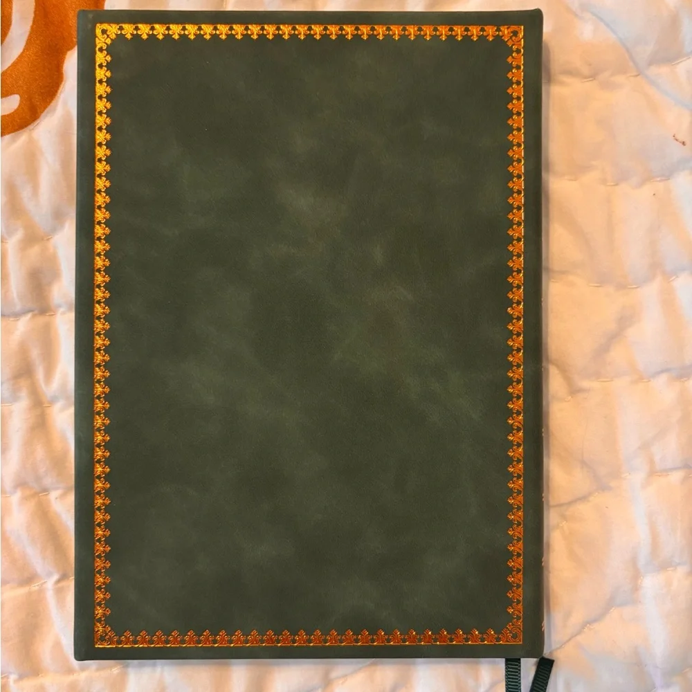 Victoria’s Journals Green Embossed Hardcover Journal with Gold Foil Detail - Picture 3 of 4